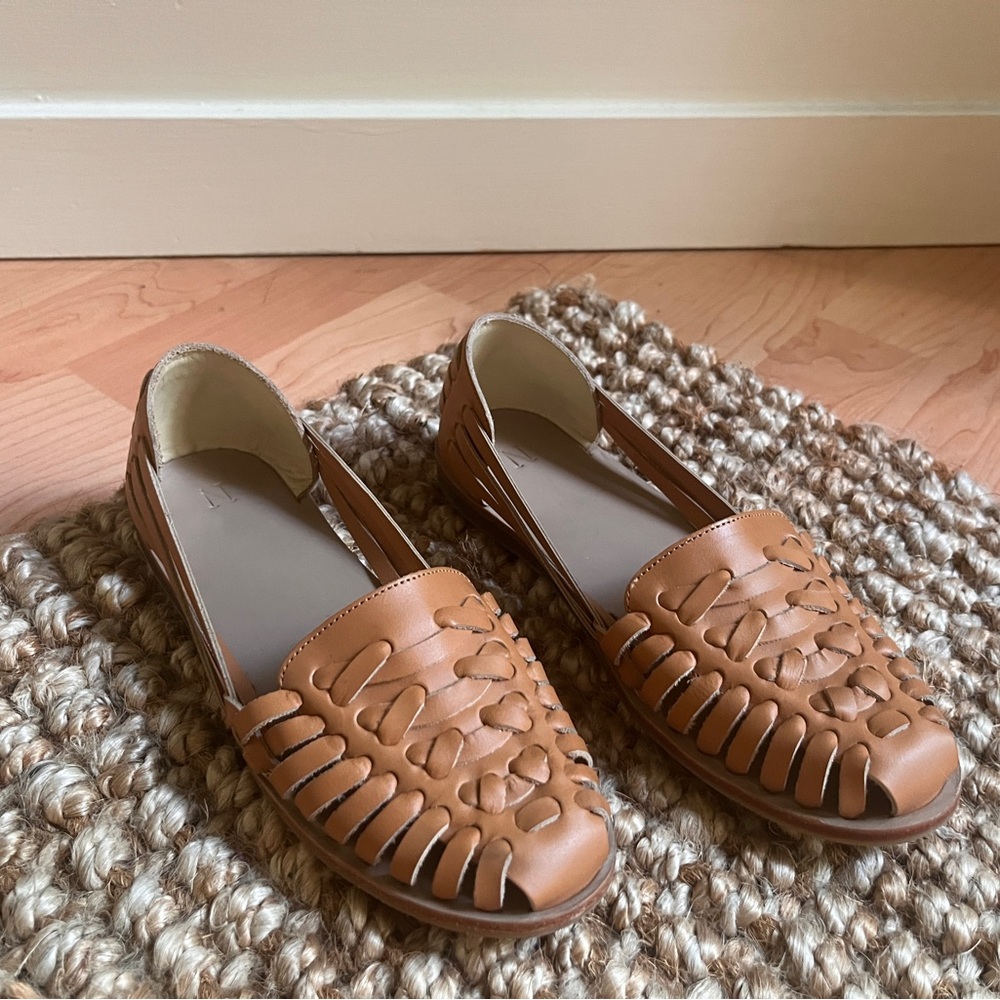 Nisolo Huarache Sandal in Almond